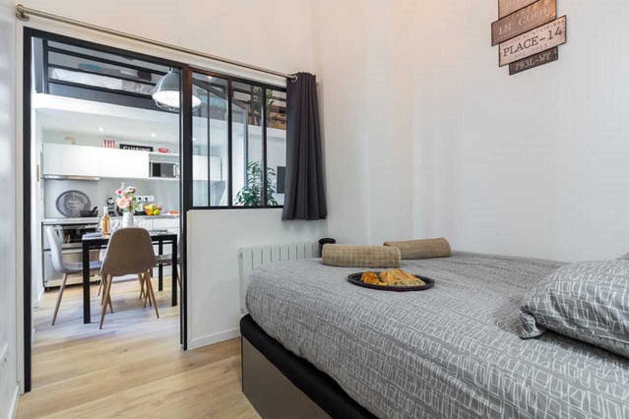 Angle Droit- Loft Charmant Et Atypique, Climatisation, Vieux-นีซ ภายนอก รูปภาพ