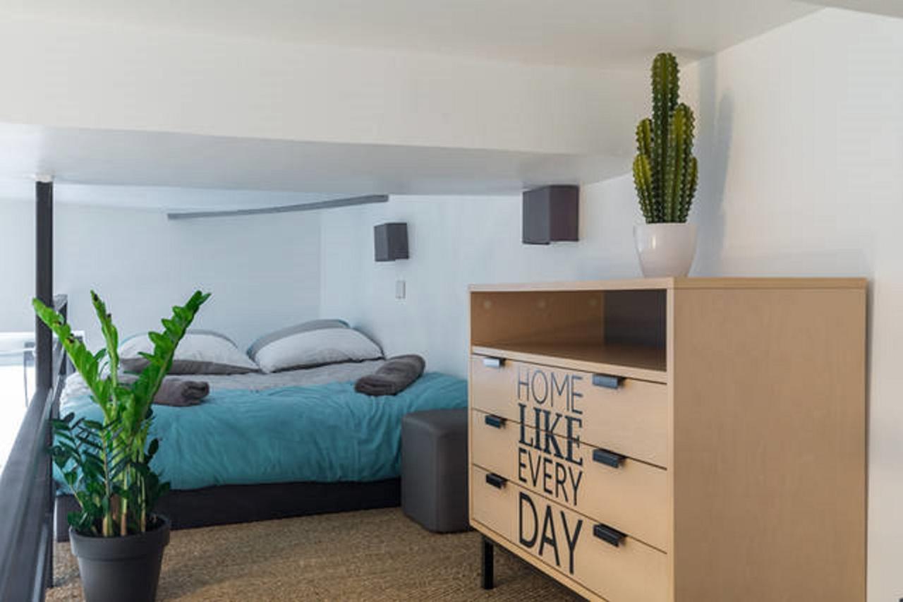 Angle Droit- Loft Charmant Et Atypique, Climatisation, Vieux-นีซ ภายนอก รูปภาพ
