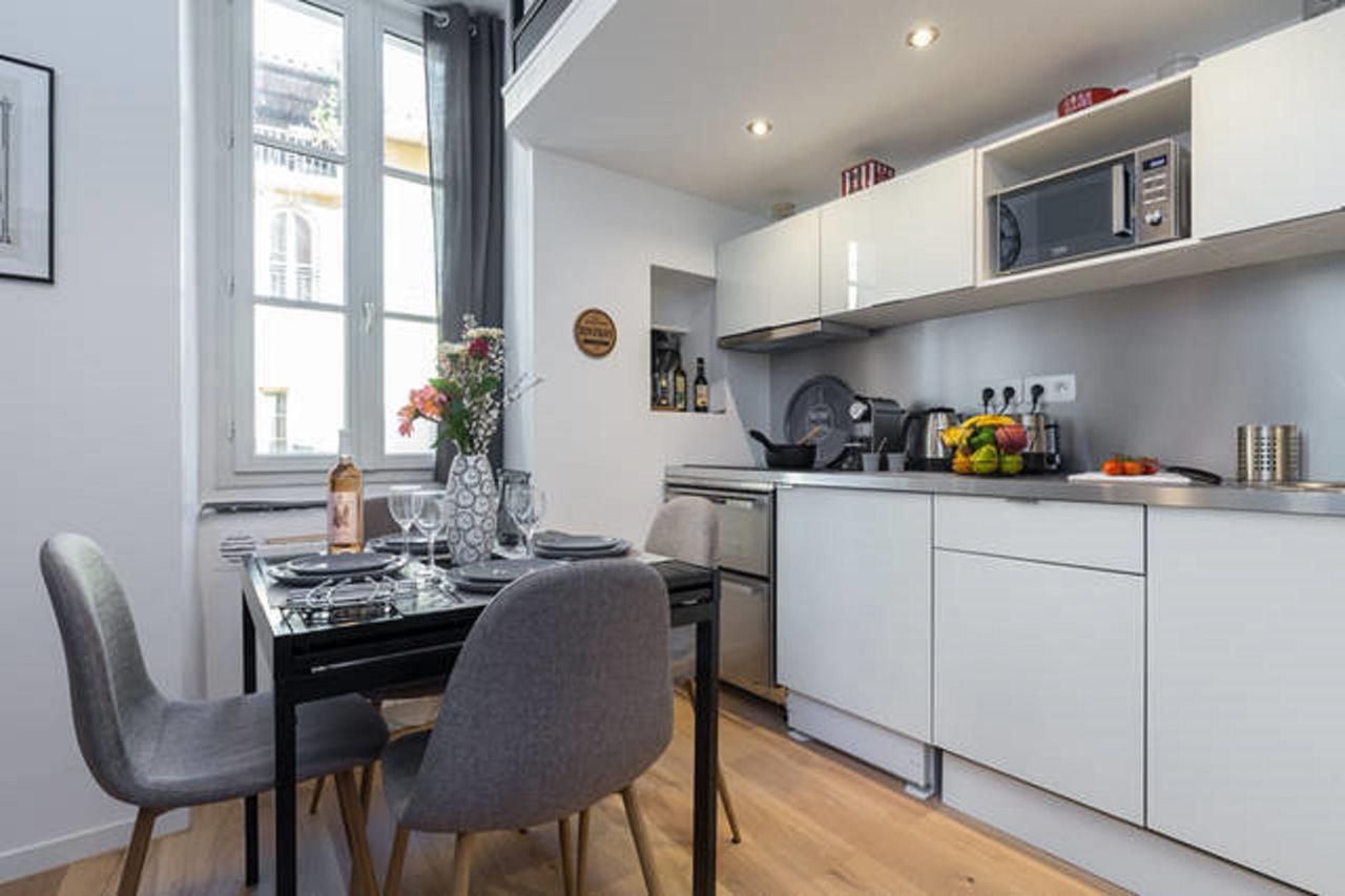 Angle Droit- Loft Charmant Et Atypique, Climatisation, Vieux-นีซ ภายนอก รูปภาพ