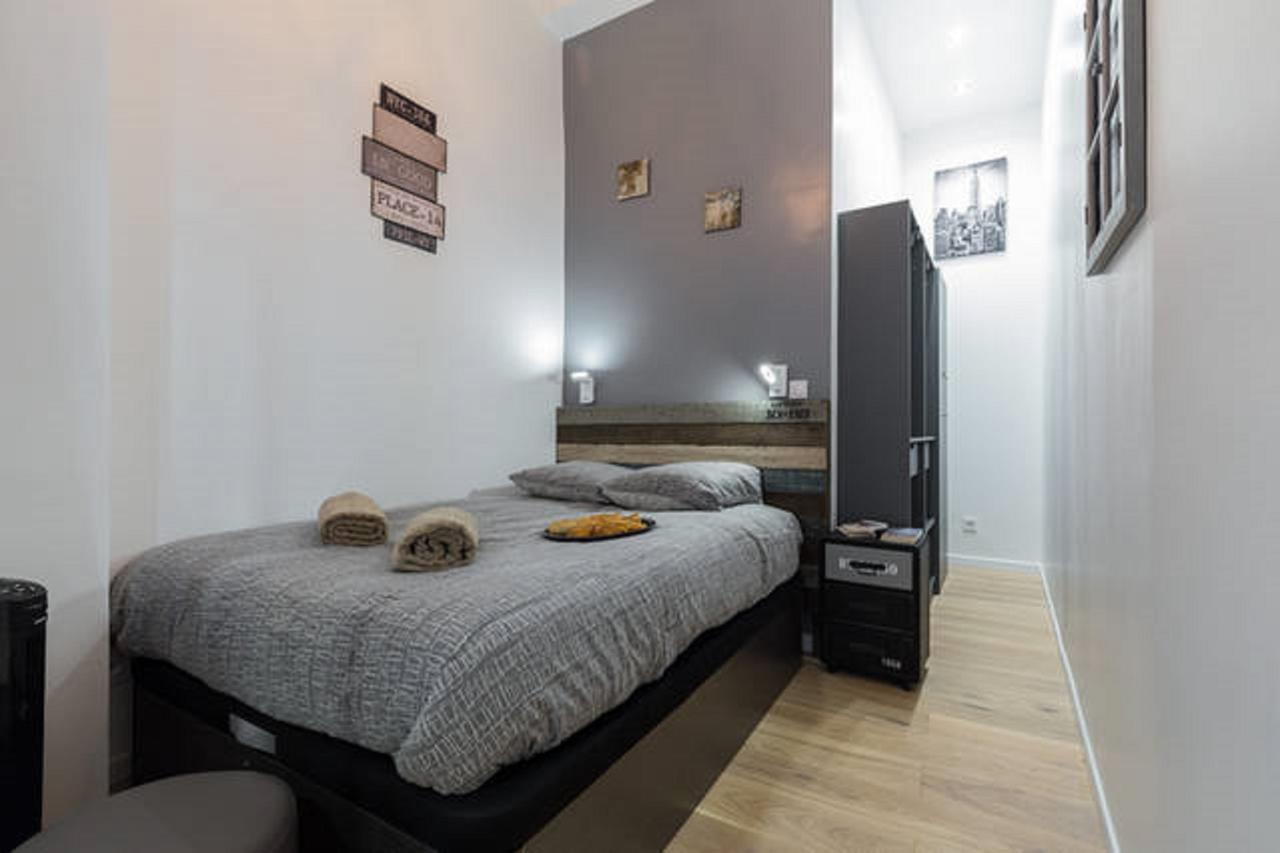 Angle Droit- Loft Charmant Et Atypique, Climatisation, Vieux-นีซ ภายนอก รูปภาพ