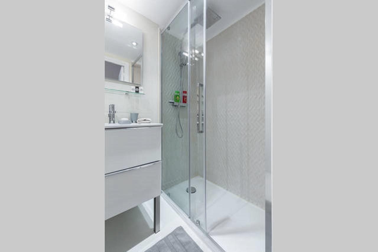 Angle Droit- Loft Charmant Et Atypique, Climatisation, Vieux-นีซ ภายนอก รูปภาพ